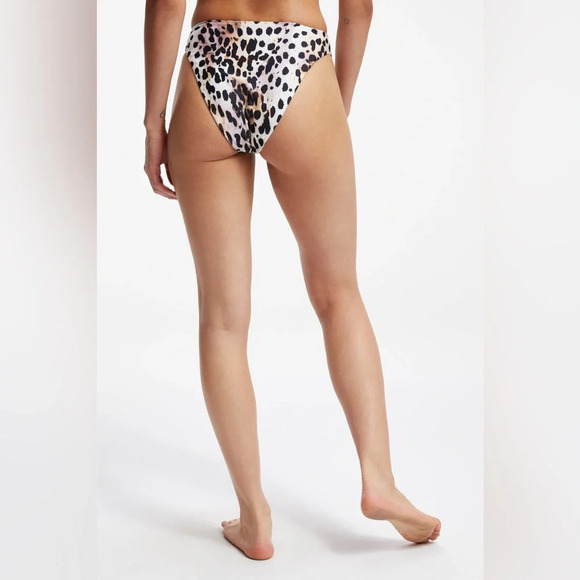 Good American | Cheeky Bikini Bottom in Rose Cheetah | 0 / XS - Picture 2 of 10